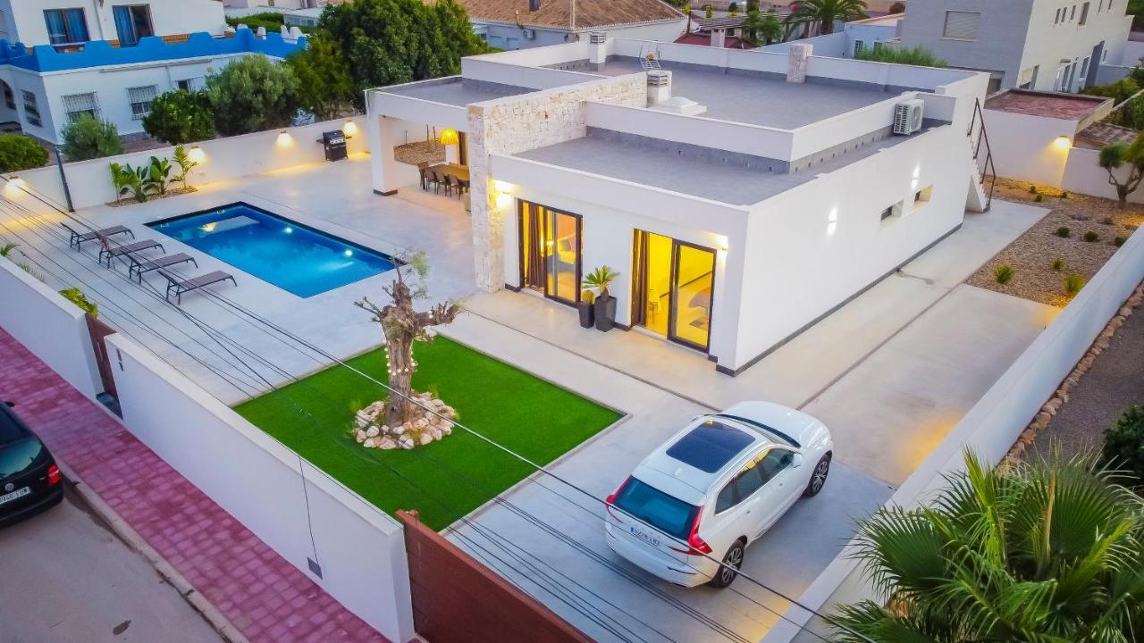 Villa Mi Luna Торевиеха Екстериор снимка
