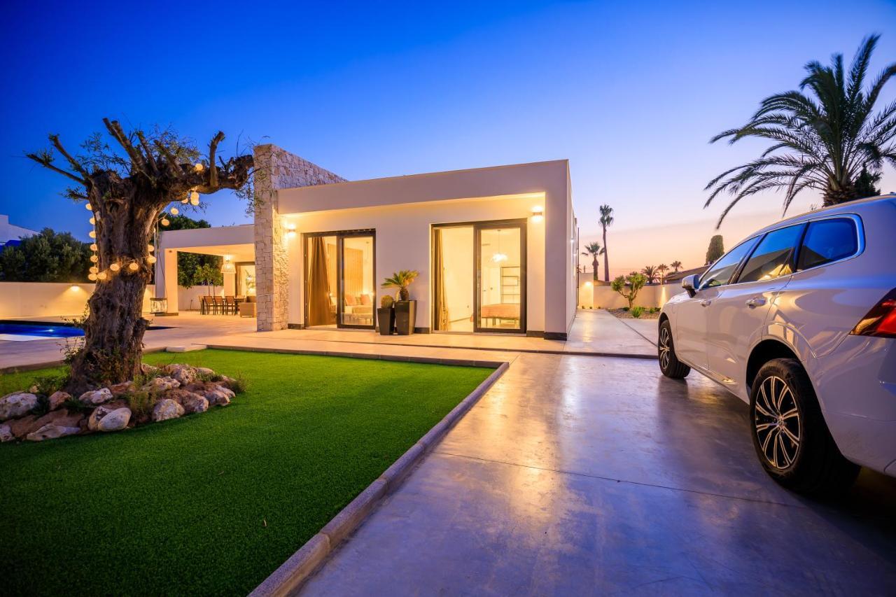Villa Mi Luna Торевиеха Екстериор снимка