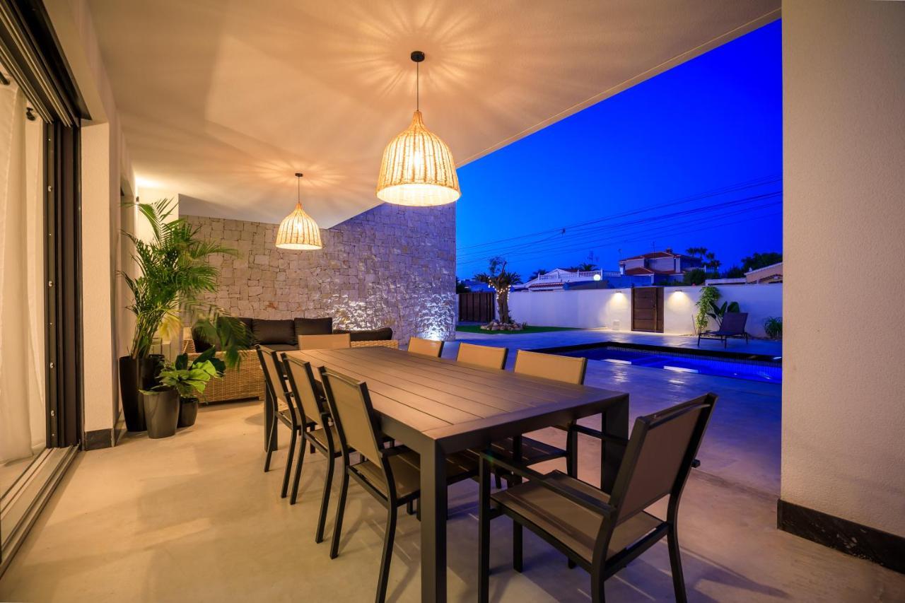 Villa Mi Luna Торевиеха Екстериор снимка