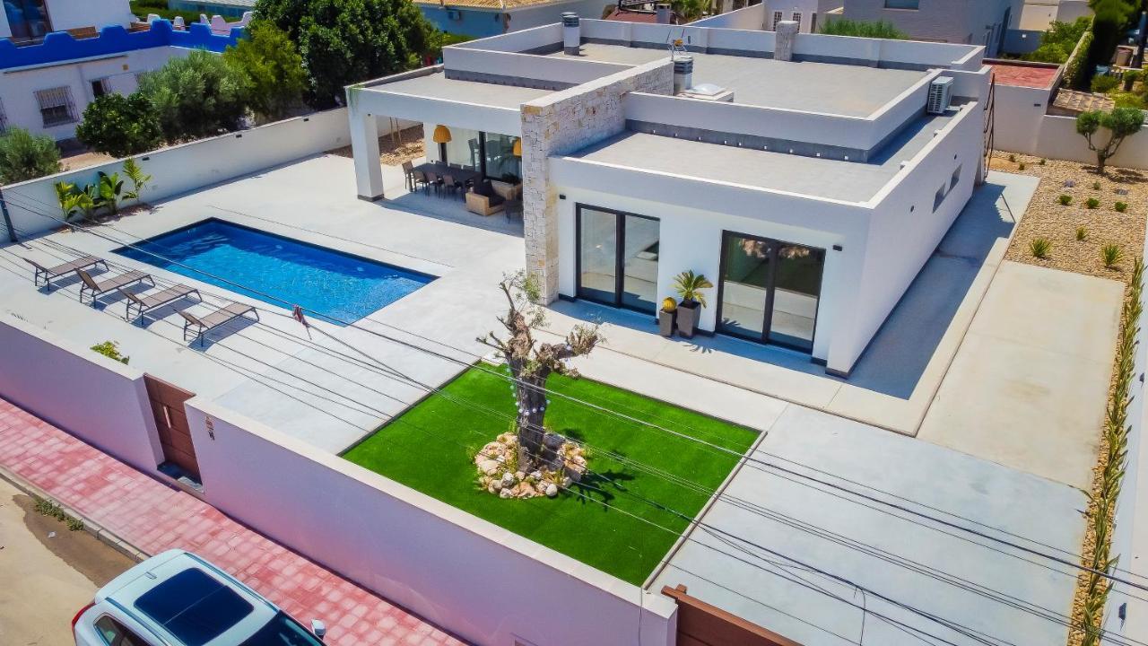 Villa Mi Luna Торевиеха Екстериор снимка
