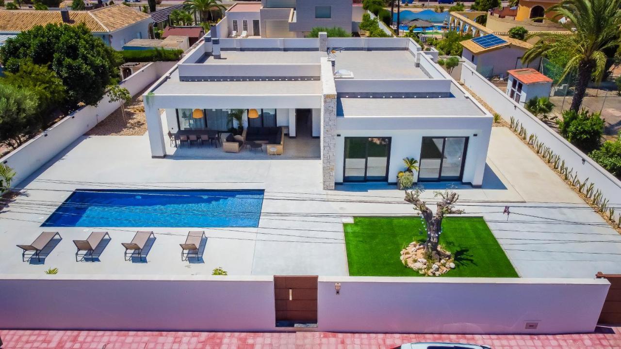 Villa Mi Luna Торевиеха Екстериор снимка