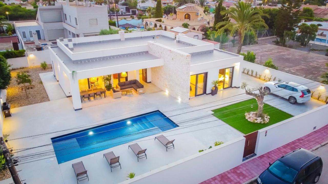 Villa Mi Luna Торевиеха Екстериор снимка