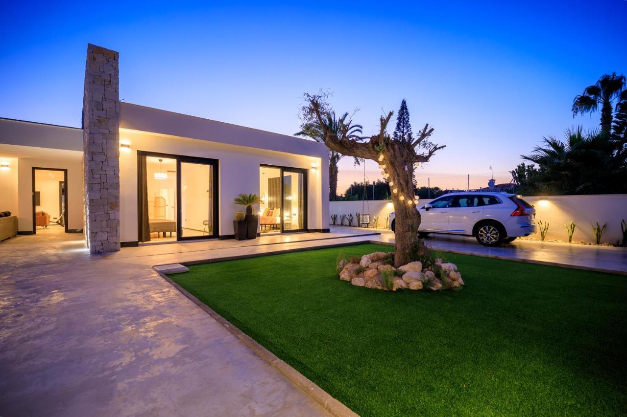 Villa Mi Luna Торевиеха Екстериор снимка