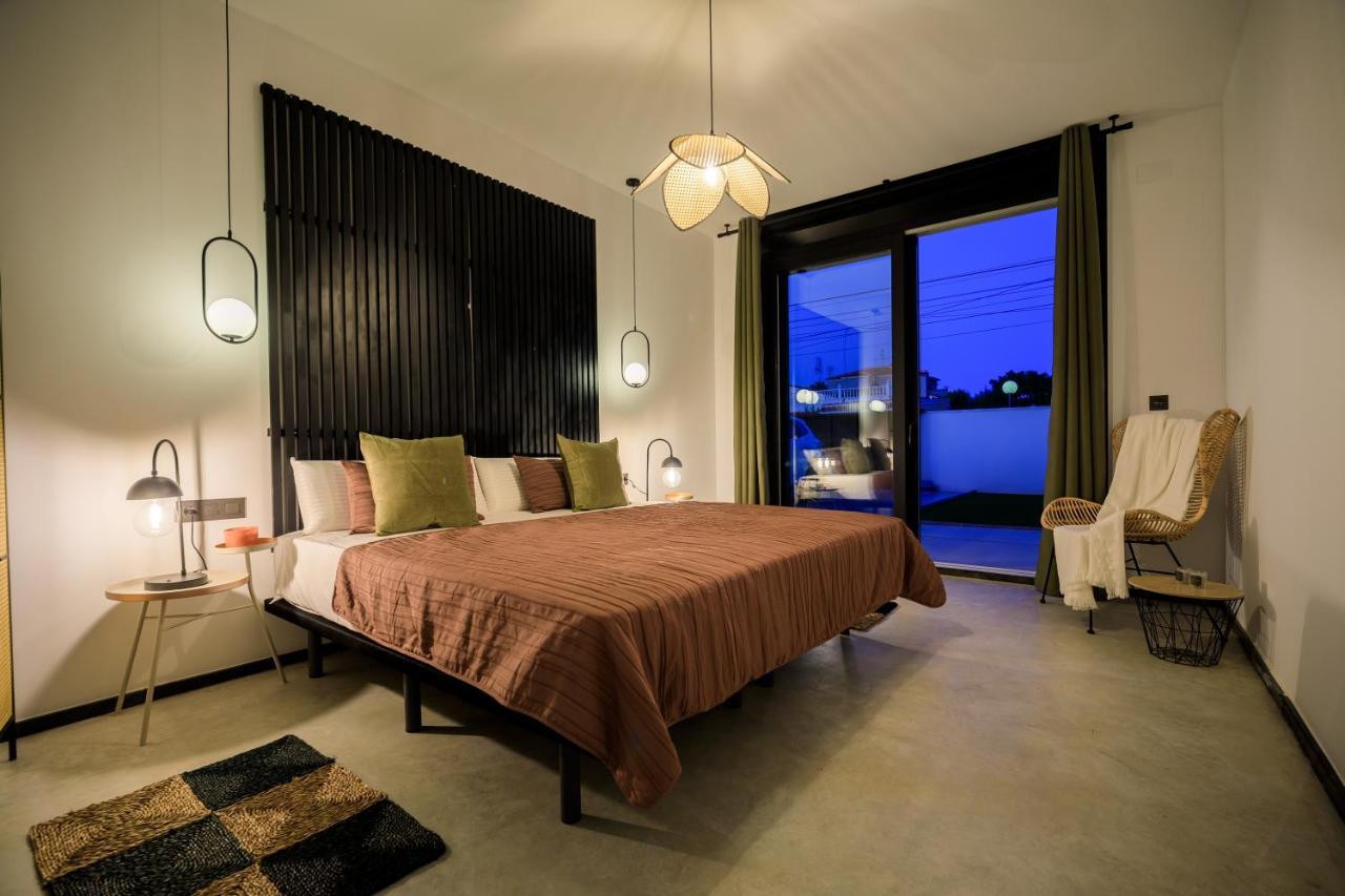 Villa Mi Luna Торевиеха Екстериор снимка