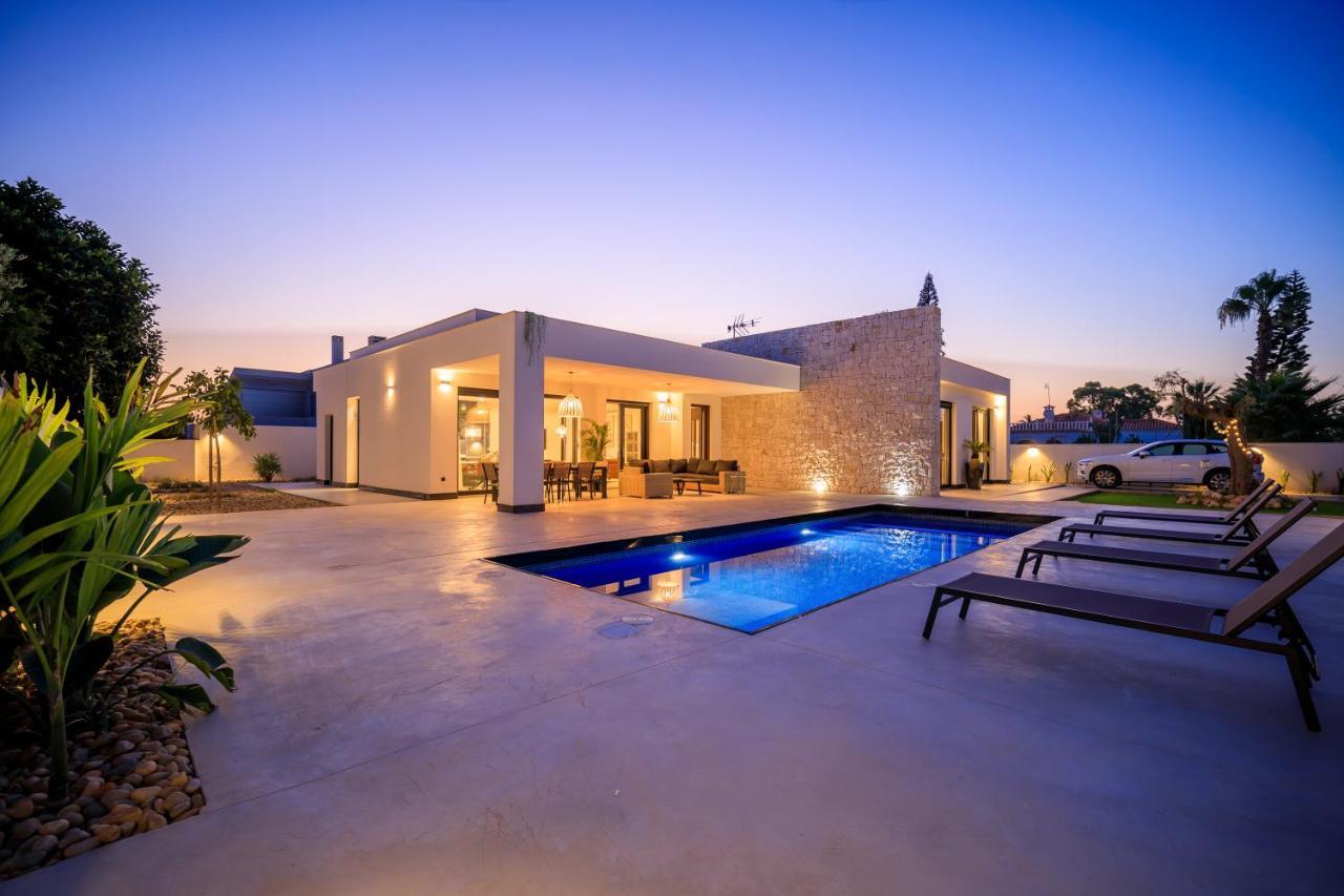 Villa Mi Luna Торевиеха Екстериор снимка