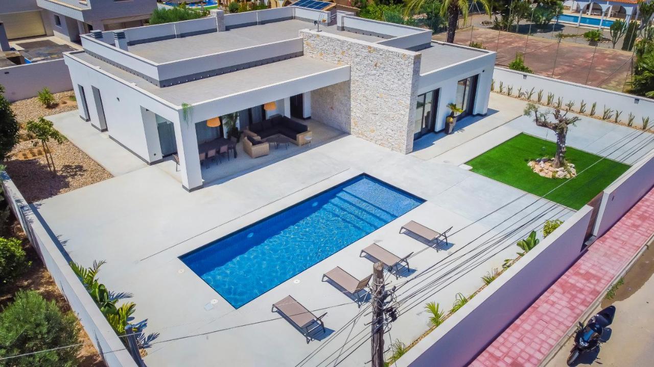 Villa Mi Luna Торевиеха Екстериор снимка