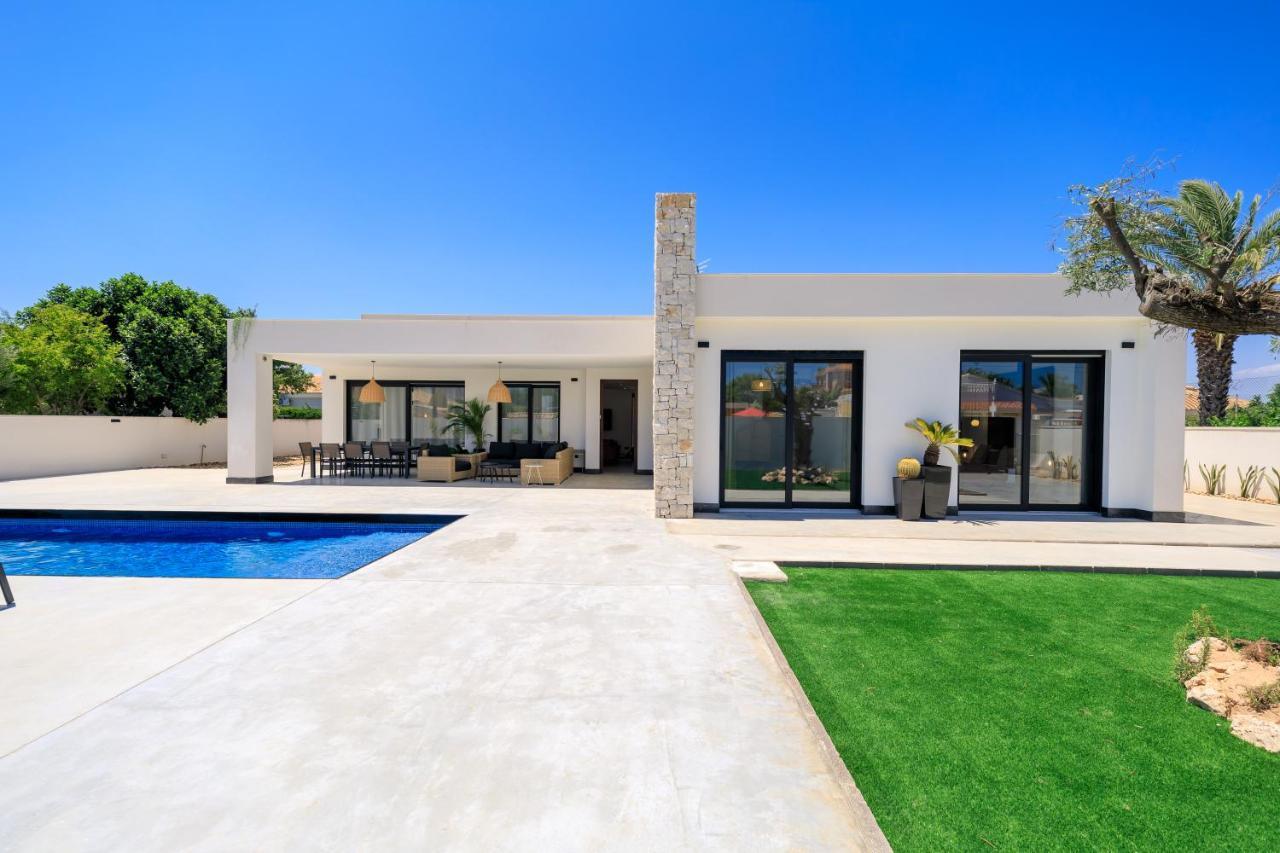 Villa Mi Luna Торевиеха Екстериор снимка
