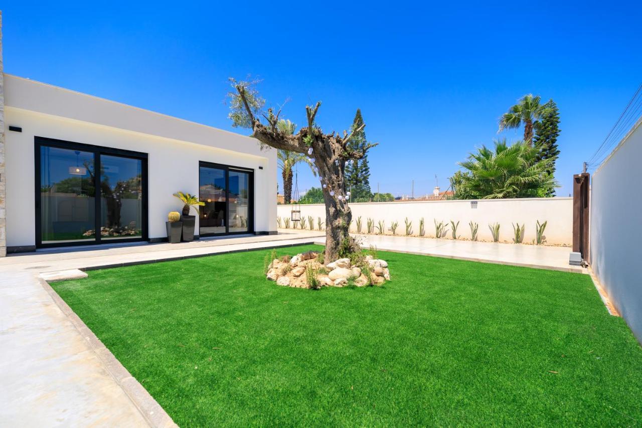 Villa Mi Luna Торевиеха Екстериор снимка
